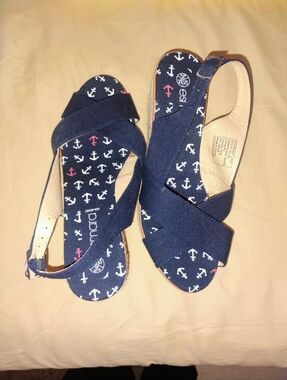 Isle Navy Anchor Print Crisscross Slingback Sandals